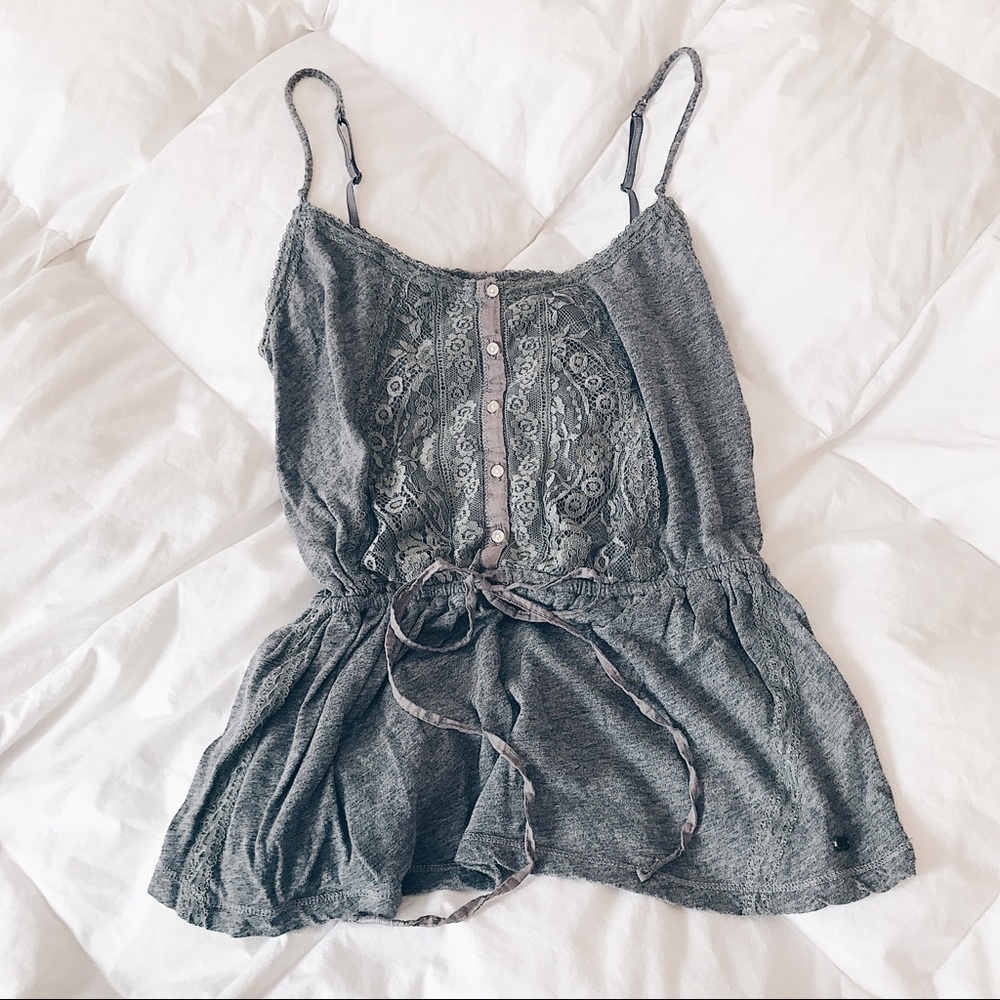Gray Aeropostale top with lace detailing
